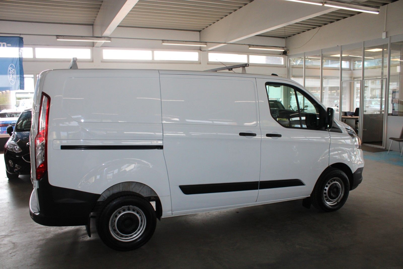 Fahrzeugabbildung Ford Transit Custom L1 Kasten KLIMA PDC FSH 1.Hand