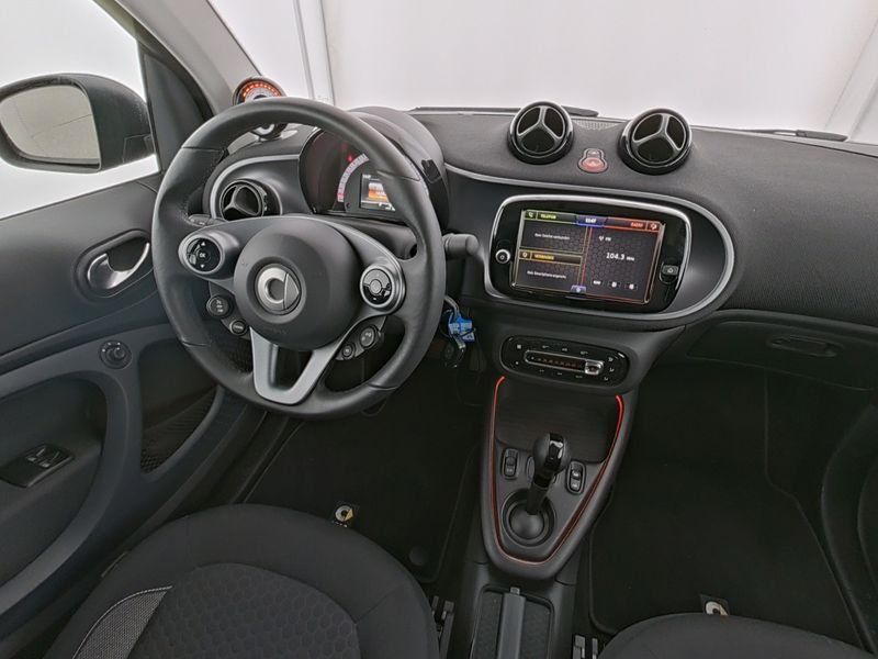 Fahrzeugabbildung Smart EQ passion 22KW+WINTER.P+ALLWETTER+LED+CARPLAY