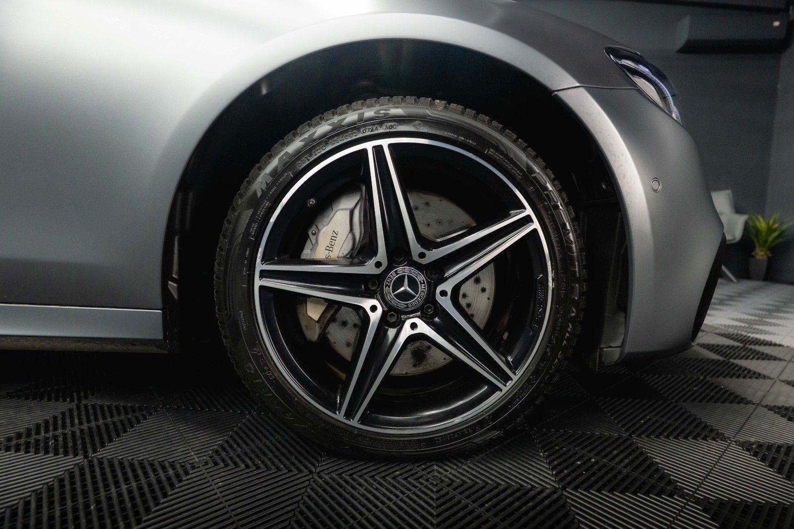 Fahrzeugabbildung Mercedes-Benz E 300de AMG Night-Paket Designo *Pano*ACC*LED*