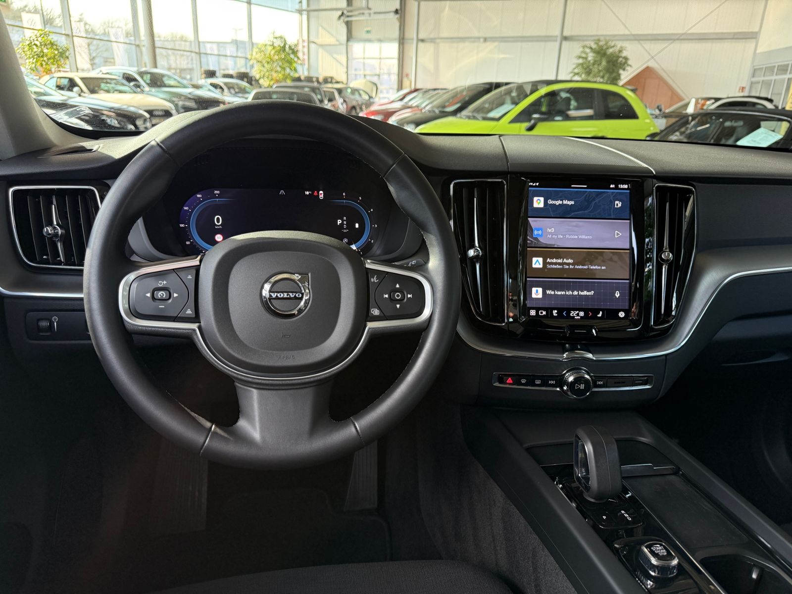 Fahrzeugabbildung Volvo XC60 Momentum Pro AHK LED RFK
