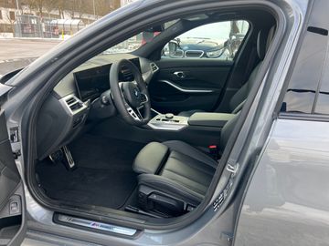 BMW 320i xDrive M Sportpaket HiFi DAB LED RFK Shz