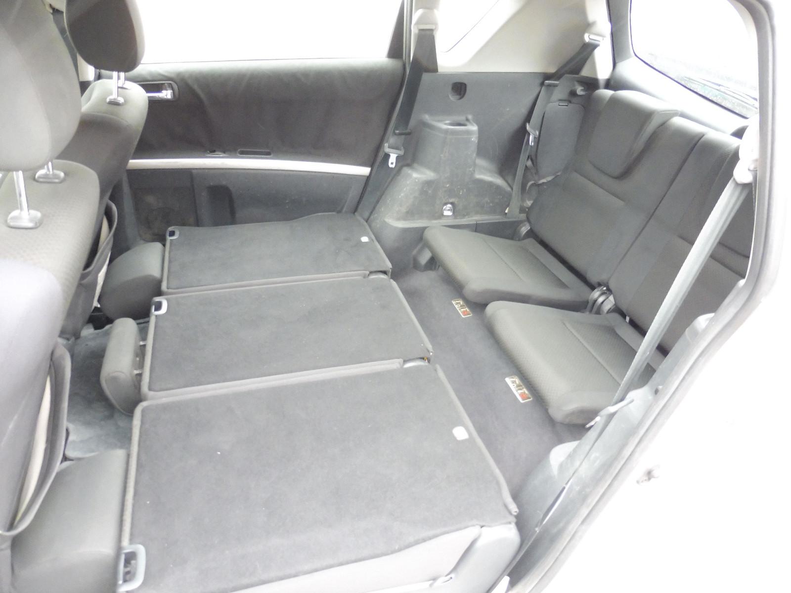 Toyota Corolla Verso 2004 — photo 16