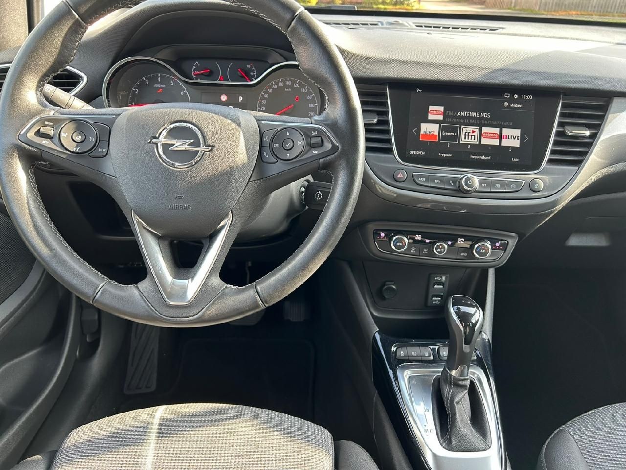 Fahrzeugabbildung Opel Crossland Elegance