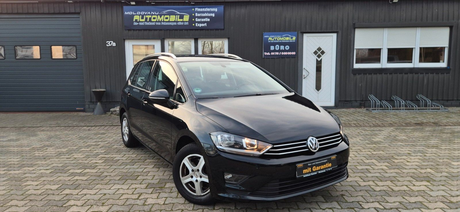 Volkswagen Golf - 1