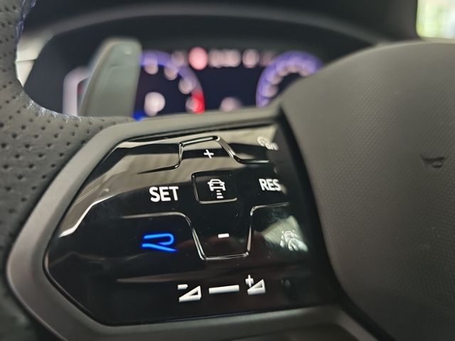 Fahrzeugabbildung Volkswagen Arteon R Shooting 4M TSI DSG PANO IQ LEDER LM20