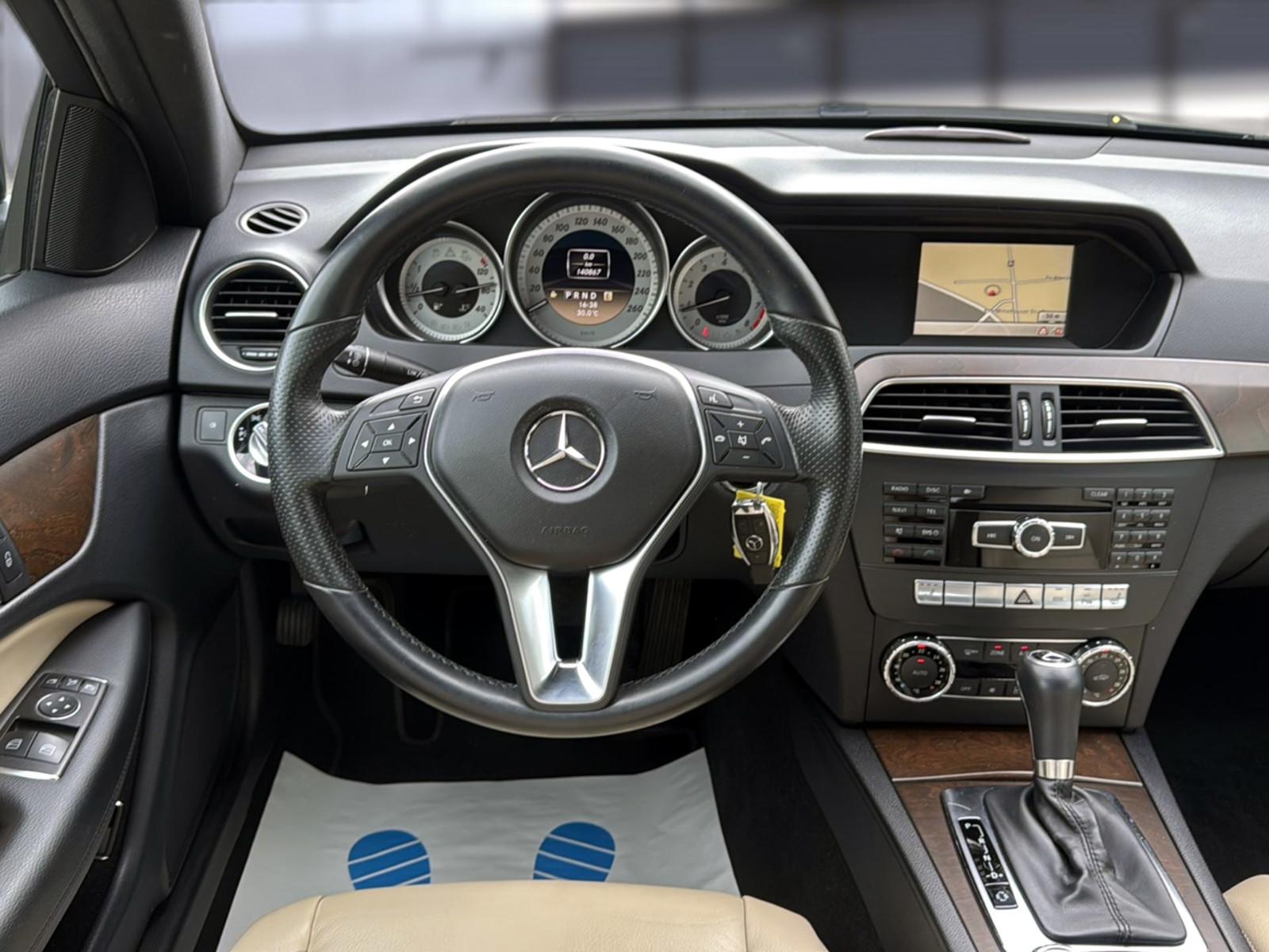 Mercedes-Benz C 180 Coupe CGI+BI-XENON+NAVI+LEDER+PDC+ALU