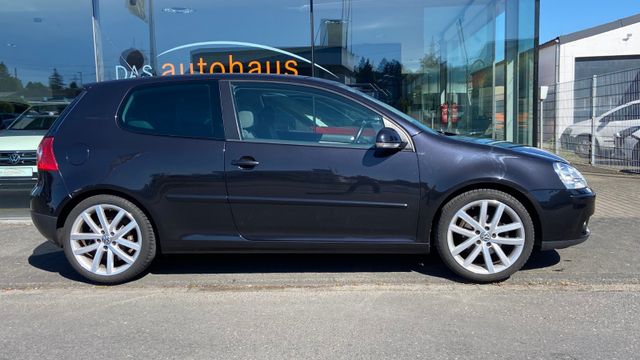 Fahrzeugabbildung Volkswagen Golf V Limousine 1.6 United aus 1. Hand !!