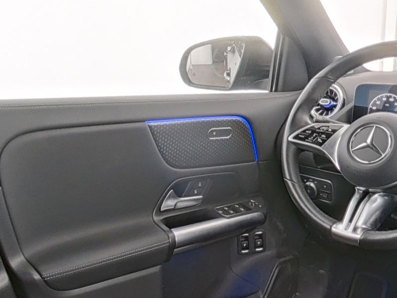 Fahrzeugabbildung Mercedes-Benz GLA 250 e Progressive AHK+Pano+Night+360°+Distr