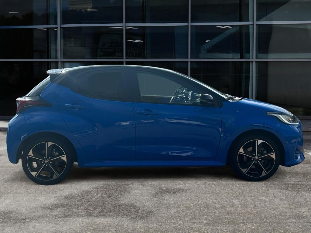 Fahrzeugabbildung Toyota Yaris Hybrid 130 1.5 VVT-i Premiere Edition