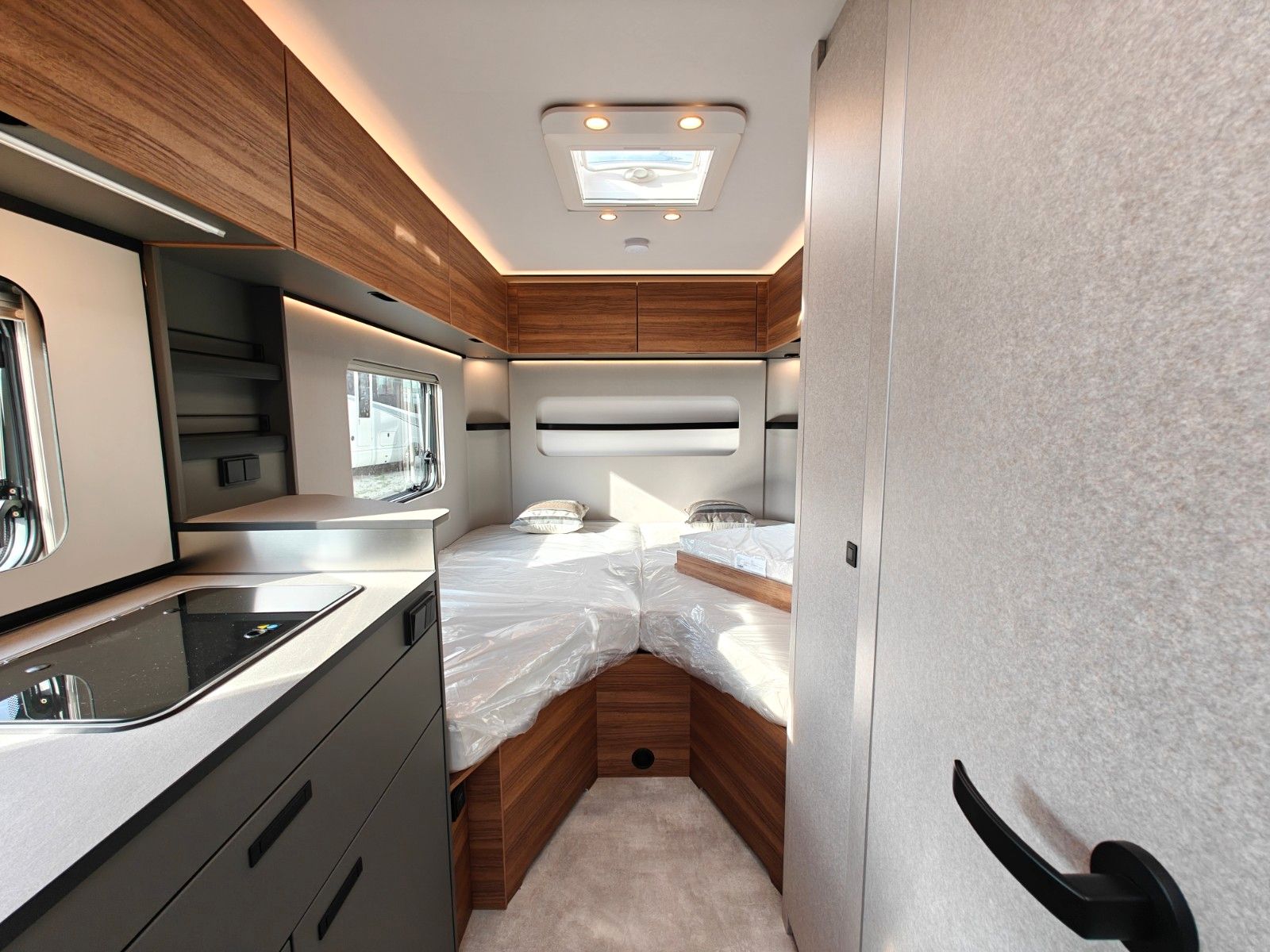 Fahrzeugabbildung HYMER / ERIBA / HYMERCAR Novaline 442 - MESSE-NEUHEIT 2026! -