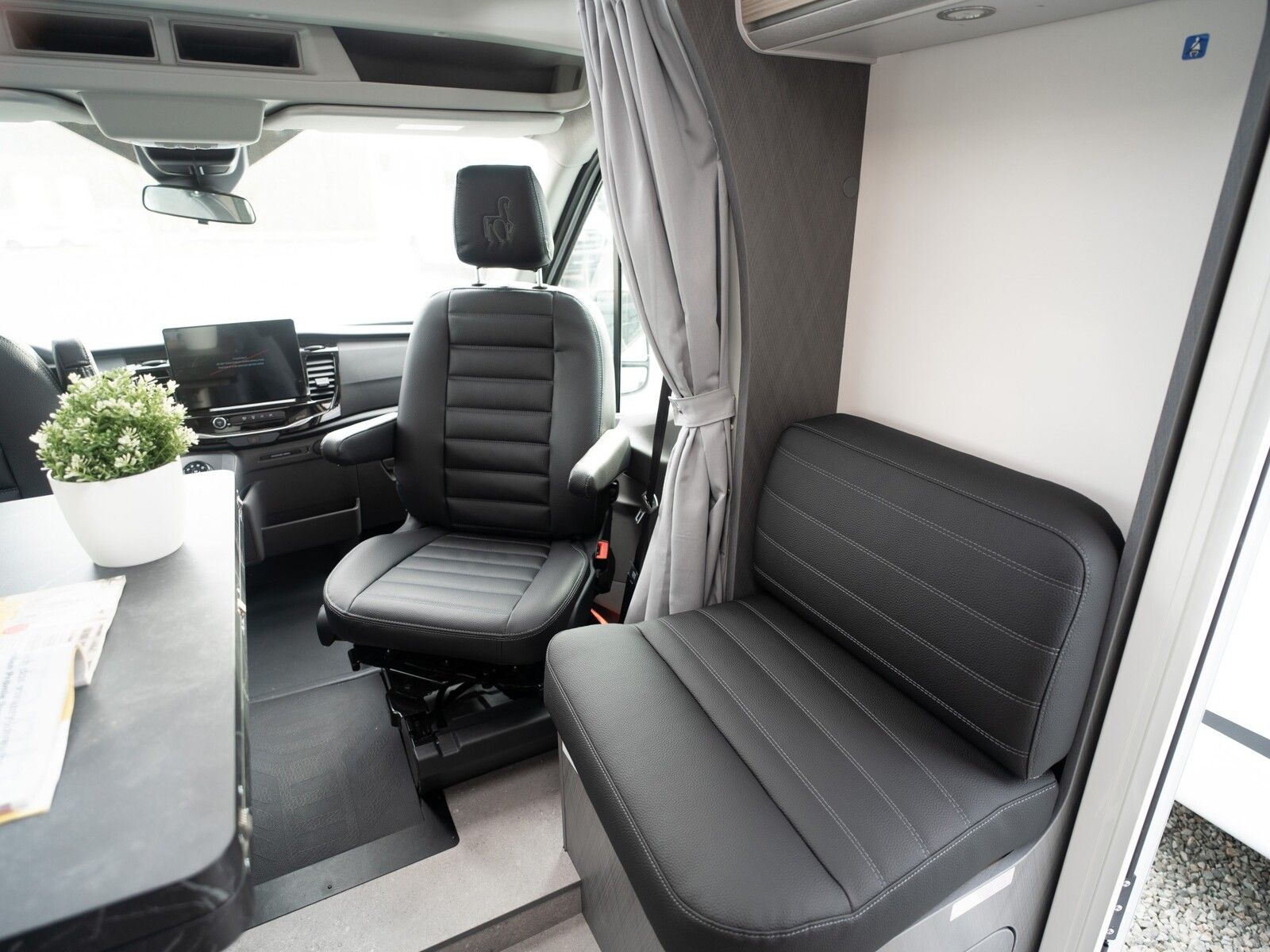 Fahrzeugabbildung Etrusco V Ford 6.8 SCF Complete Selection! Dieselheizung