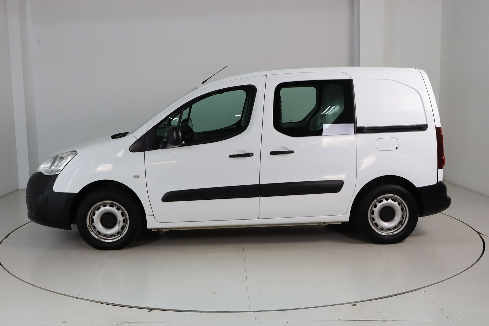 Fahrzeugabbildung Citroën Berlingo Kasten 1.6 HDi * 2 Schiebetüren * AHK *