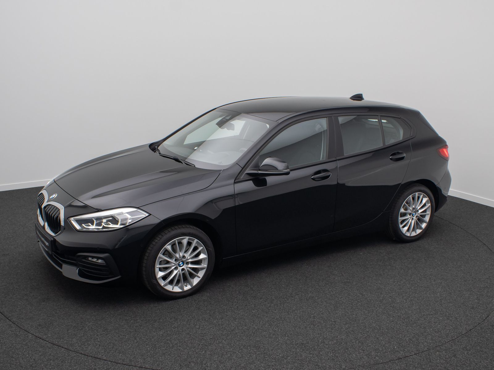 Fahrzeugabbildung BMW 118i Advantage HUD Kamera Alarm DAB CockpitProf