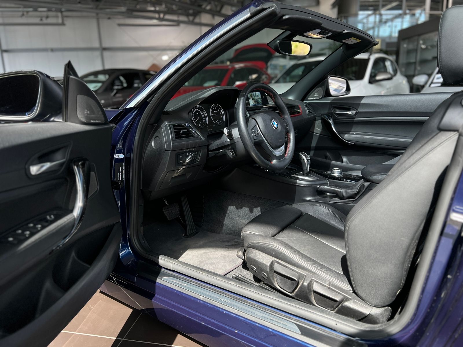Fahrzeugabbildung BMW 230i Cabrio Sport Line H/K LEDER LED NAV RFK 18"