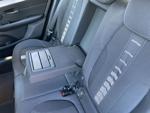 Fahrzeugabbildung BMW 218 Active Tourer d Adnantage Autom. Navi, Einpa