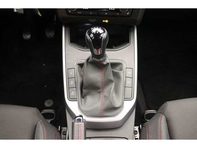 Fahrzeugabbildung SEAT Arona 1.5 FR-Design NAVI AHK KAMERA