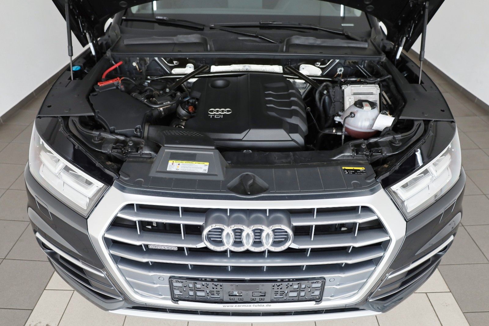Fahrzeugabbildung Audi Q5 quattro sport Navi,LED,ACC,SH,Kamera,AHK, +WR