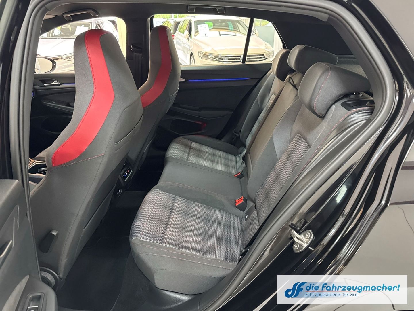 Fahrzeugabbildung Volkswagen Golf VIII GTI 2.0 TSI Navi Digitales Cockpit LED