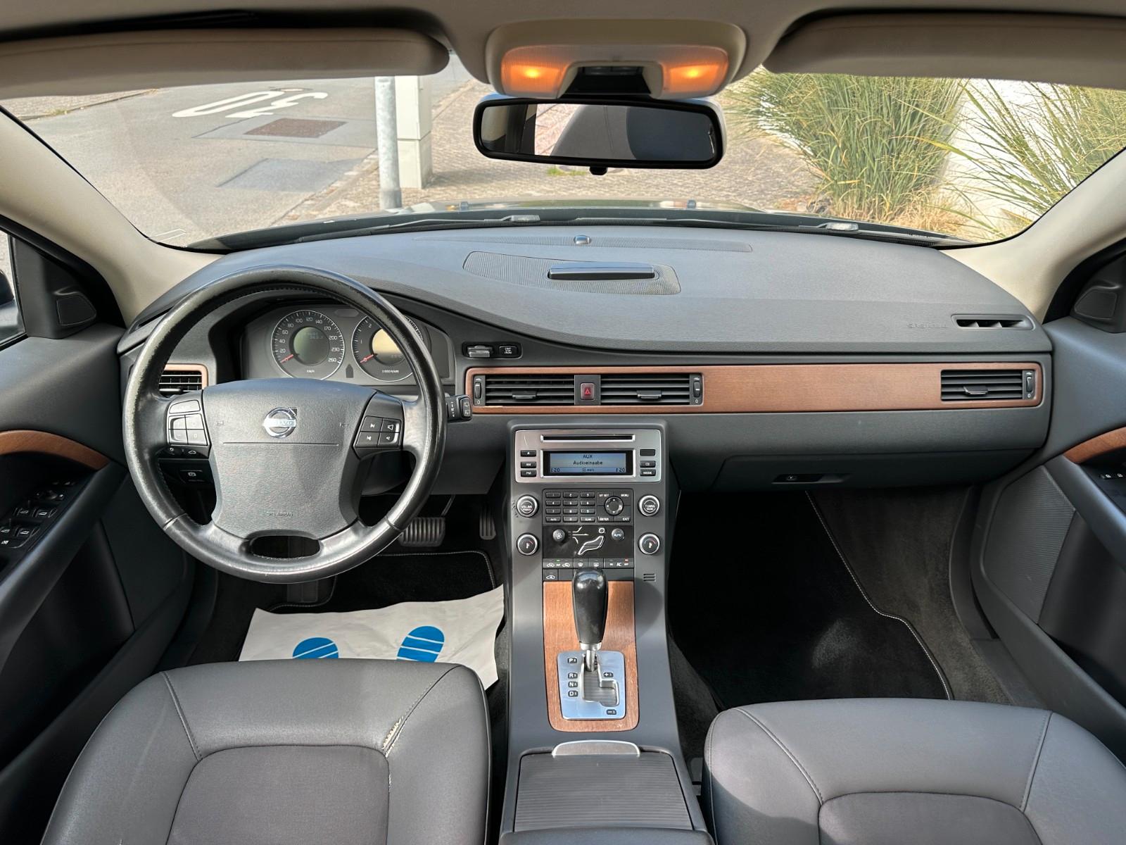 Volvo V70 2007 — photo 7