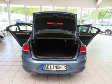 Volkswagen Passat - 10