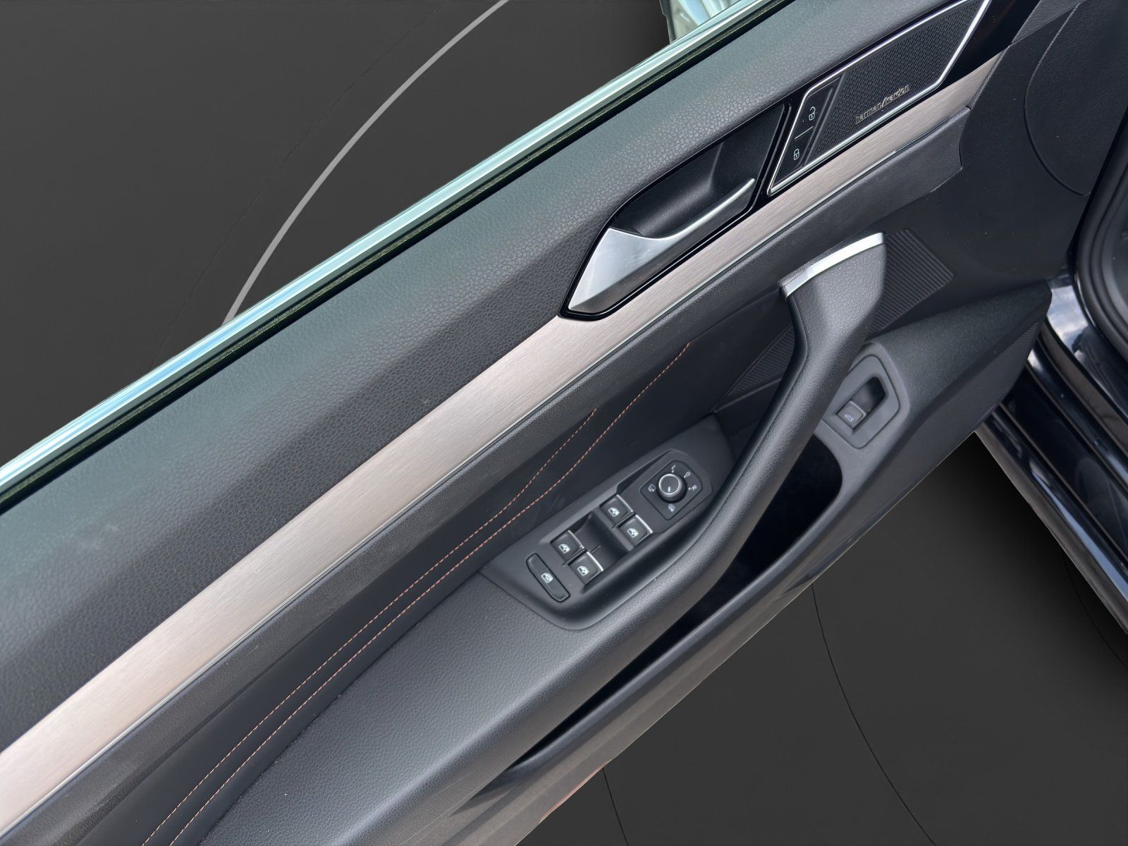 Volkswagen Passat Variant - Bild 10
