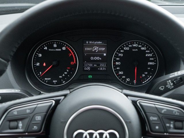 Q2 35 TFSI sport NAVI+RFK+LED