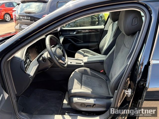 Fahrzeugabbildung Volkswagen Passat Variant Elegance 1.5 eTSI DSG ACC/Kamera/ - mit KI generiert/bearbeitet