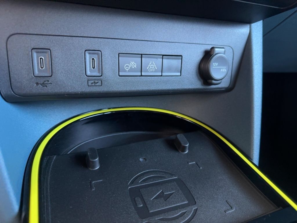 Fahrzeugabbildung Fiat Grande Panda Business Edition Hybrid, Navi, PDC,