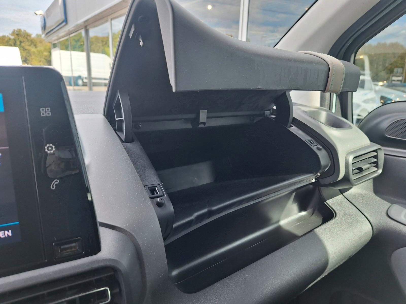 Citroën Berlingo Feel M NAVI DAB PDC RFK SHZ LMF GJR