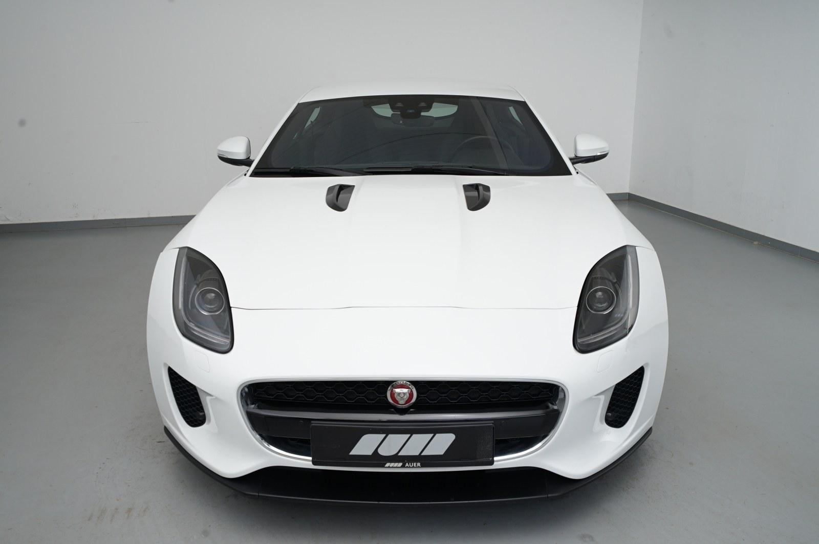 JAGUAR F-TYPE COUPÉ 300CH - XENON - CUIR - CHAUFFAGE STATIONNAIRE - CAMÉRA - BVA - 74.775 KMS