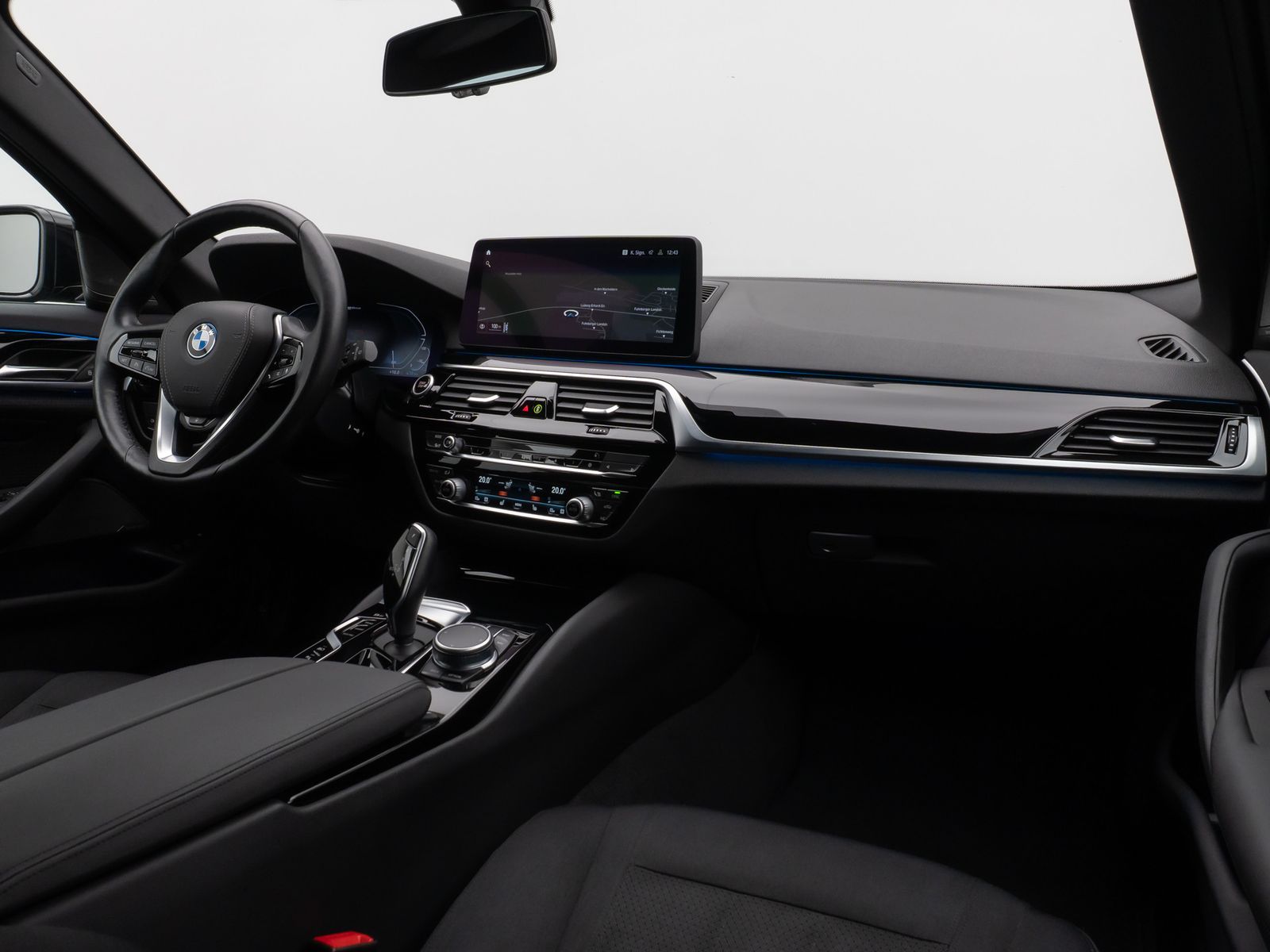 Fahrzeugabbildung BMW 530e H/K DAB AHK Komfort Alarm 4xKlima 18Zoll