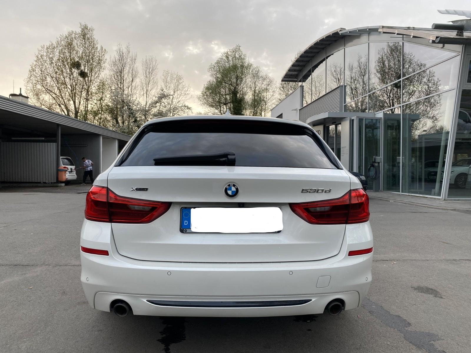 BMW 530d xDrive Touring A Standheizung 