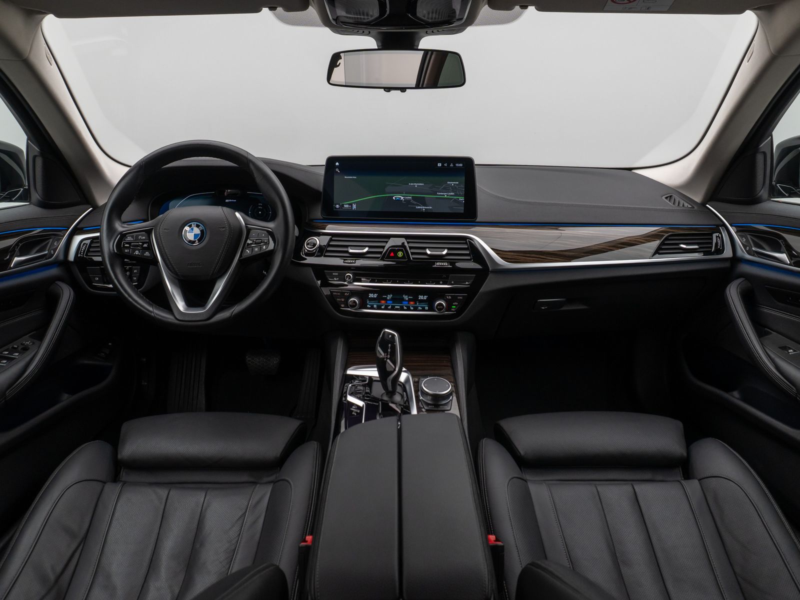 Fahrzeugabbildung BMW 530e xD Luxury Line DAB Komfort HUD Laser HiFi
