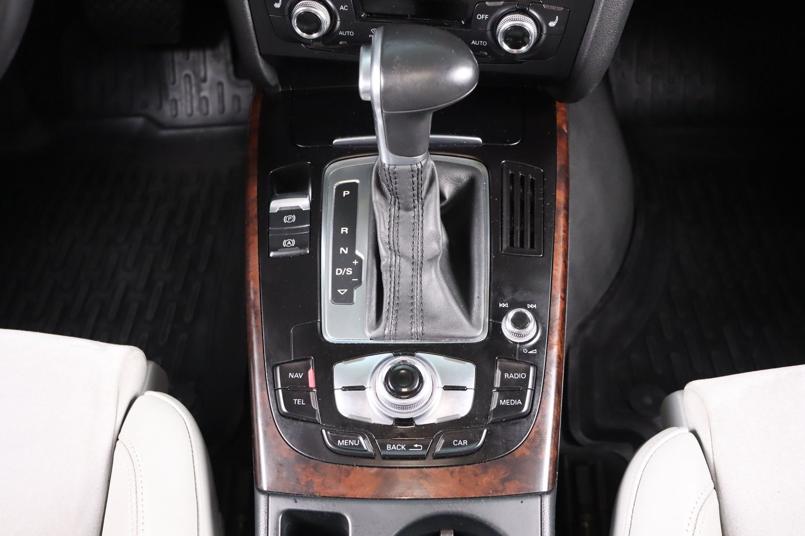 Fahrzeugabbildung Audi A4 3.0 TDI S tronic * Xenon * Navi * el. Sitze