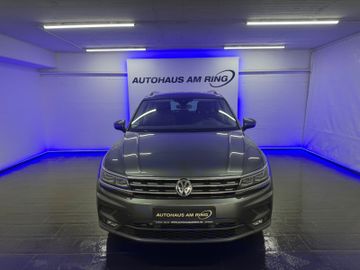 Volkswagen Tiguan - 1