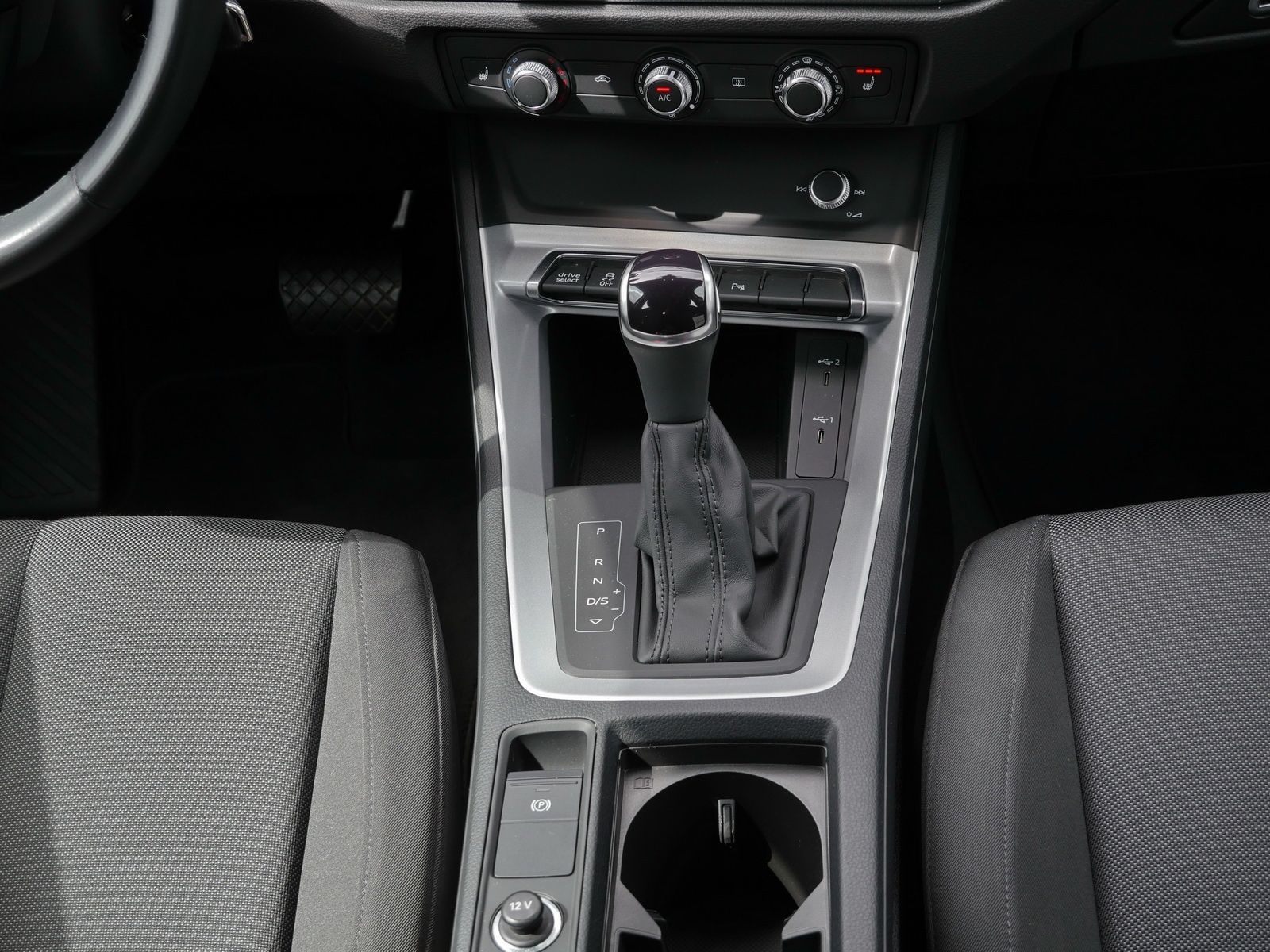 Audi Q3 Sportback 40 TFSI S line qu. LED*EPH*Sportfah foto 7