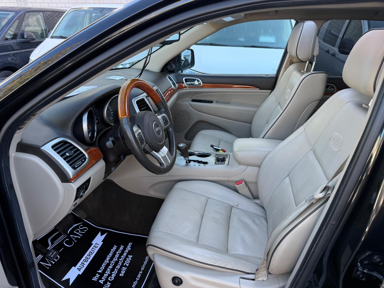 Jeep Grand Cherokee 3.0 CRD Overland | 241 ch | BVA | Toit panoramique | Régulateur adaptatif | Hayon électrique | Attelage 3,5 t
