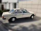 Mercedes-Benz W123 240D - Mercedes-Benz 240: 240d
