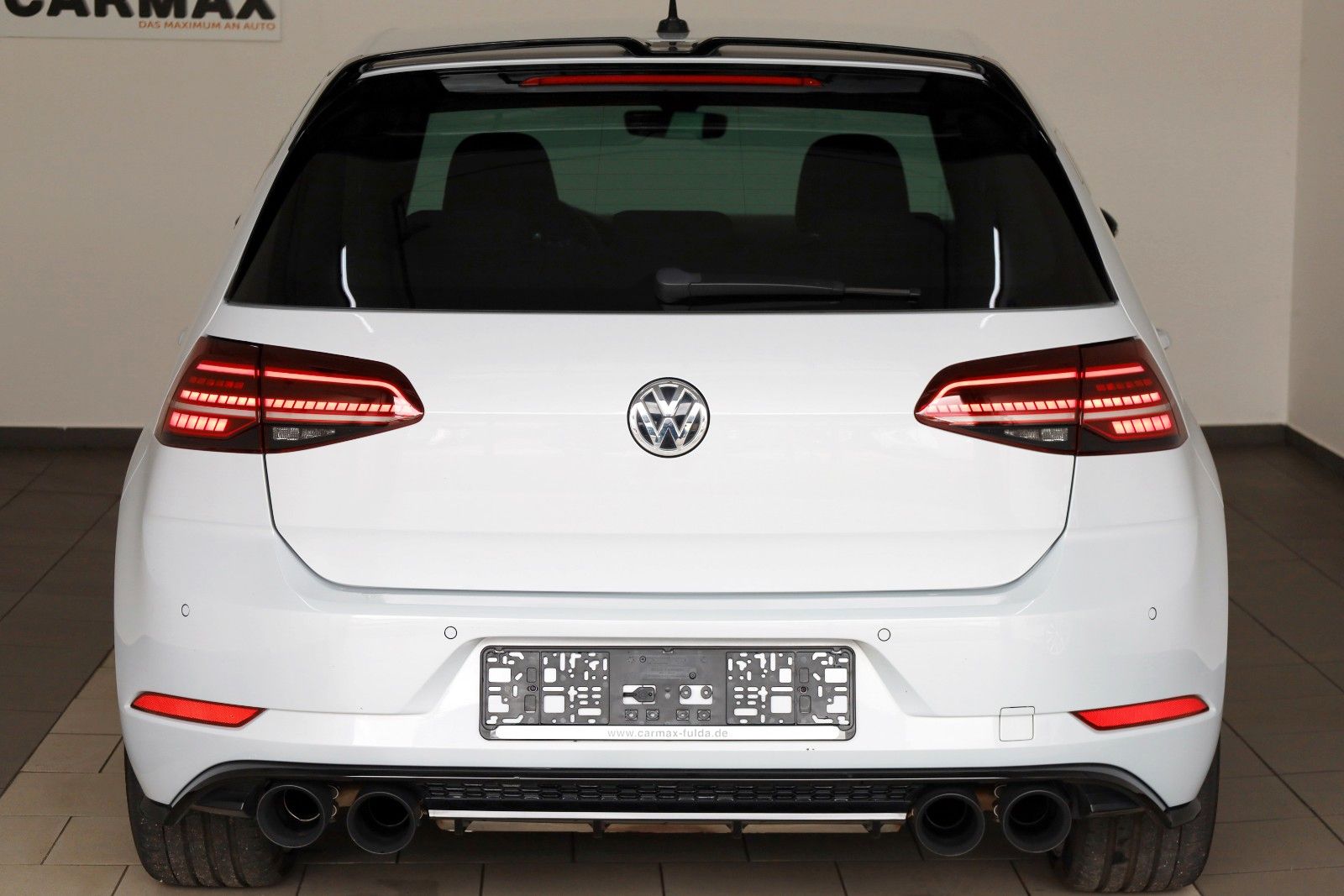 Fahrzeugabbildung Volkswagen Golf VII Lim. R 4M Navi,LED,PDC,Kamera,SH,SR+WR