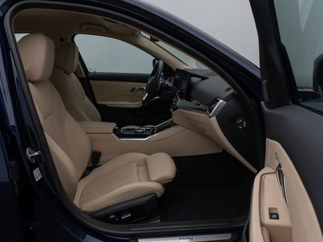 BMW 330, 2023 — 25