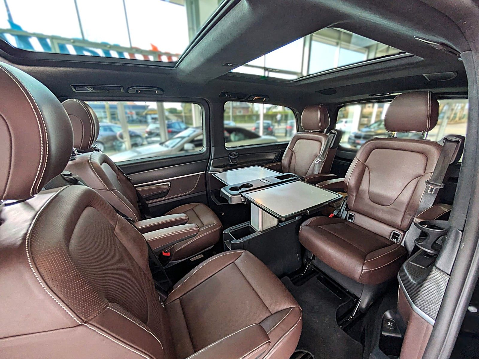 Fahrzeugabbildung Mercedes-Benz V 250d AMG 4M LANG 6 SITZE VIP SHUTTLE MEGAVOLL!