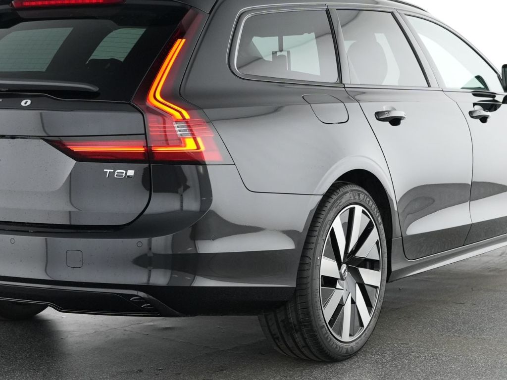 Volvo V90 Kombi Plus Dark Recharge Plug-In Hybrid AWD  foto 11