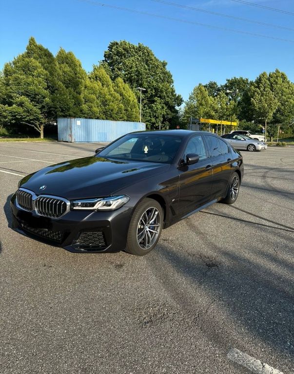 Image of BMW 530