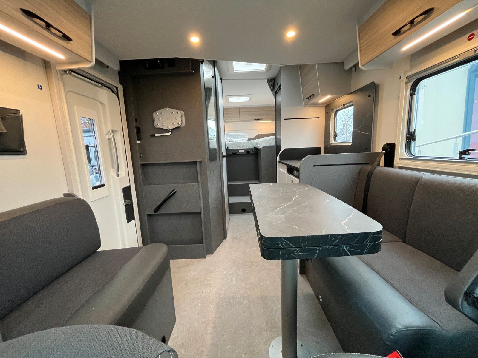 Fahrzeugabbildung Etrusco T 6.9 SBC *Automatik*Hubbett*Markise*Komfort Plu