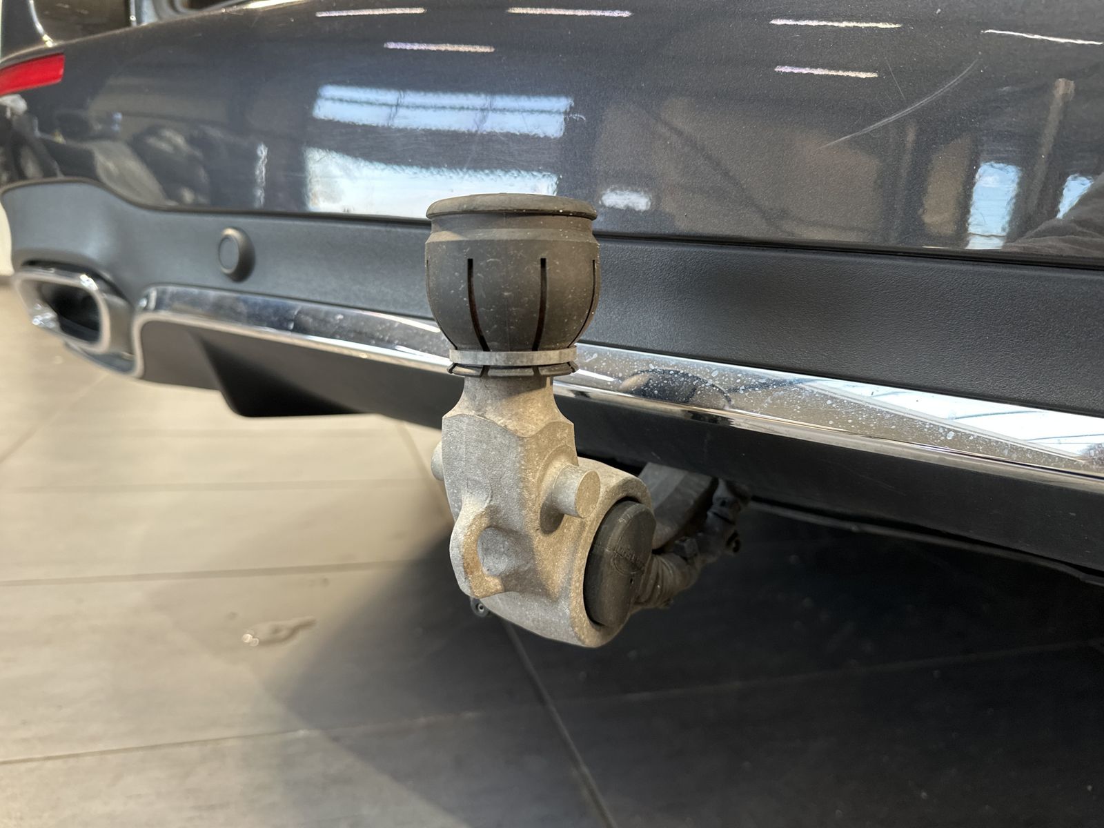 Fahrzeugabbildung Mercedes-Benz E 220d T AMG-Line NAV+LED+AHK+HUD+PANO+BURMESTER