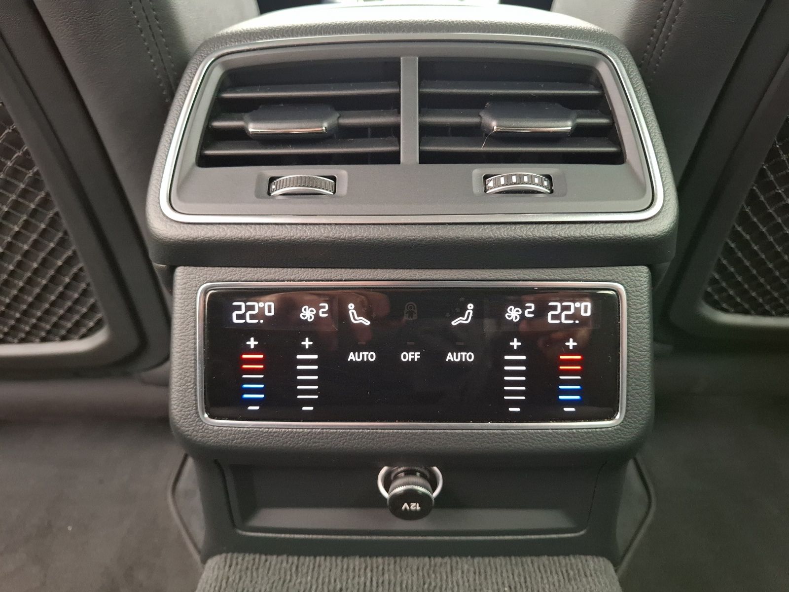 Fahrzeugabbildung Audi A6 Avant 40 TDI sport S-tronic LED NAVI AVC GRA