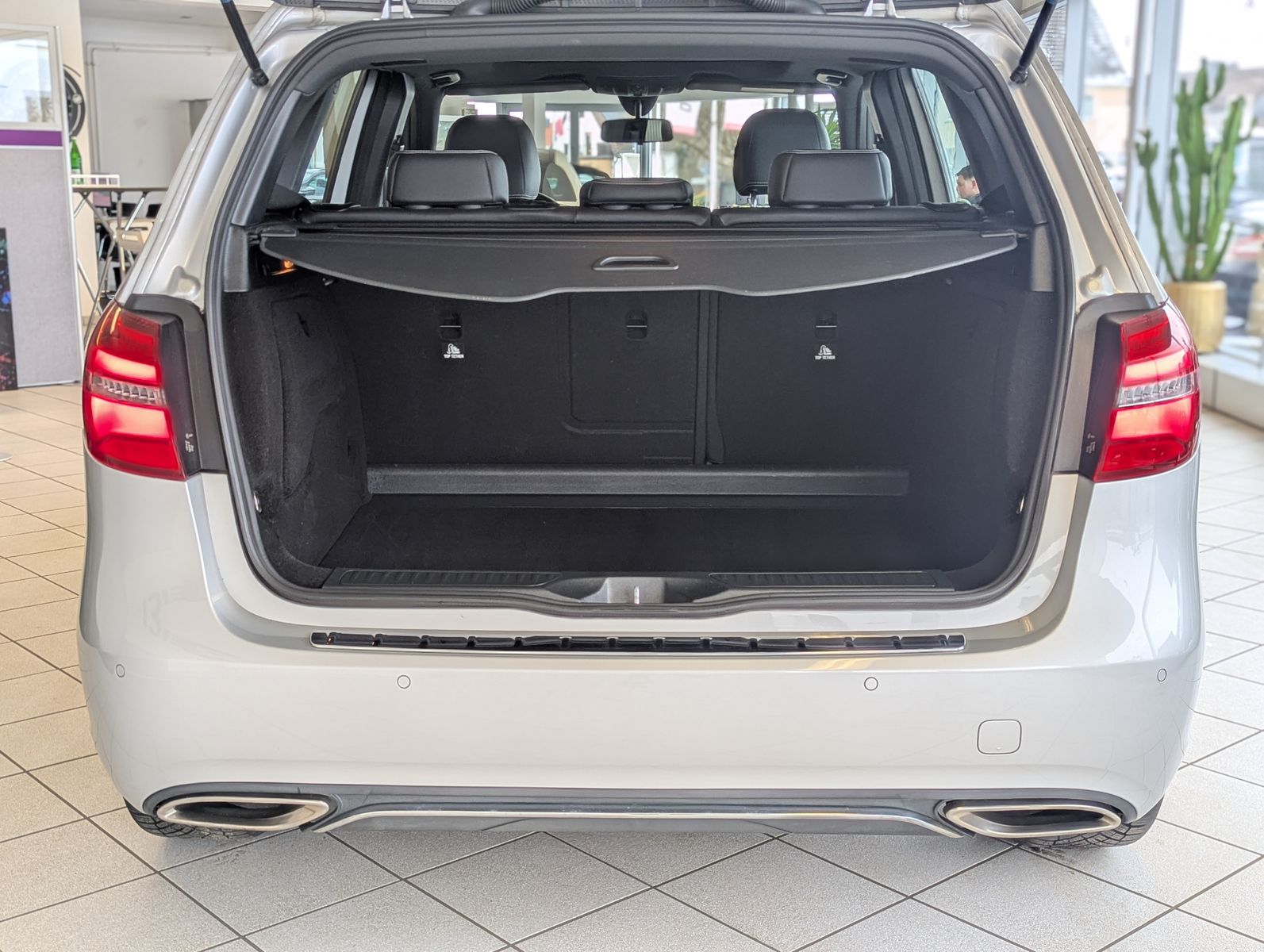 MERCEDES-BENZ B 180 Kamera Panoramadach LED - Image 10