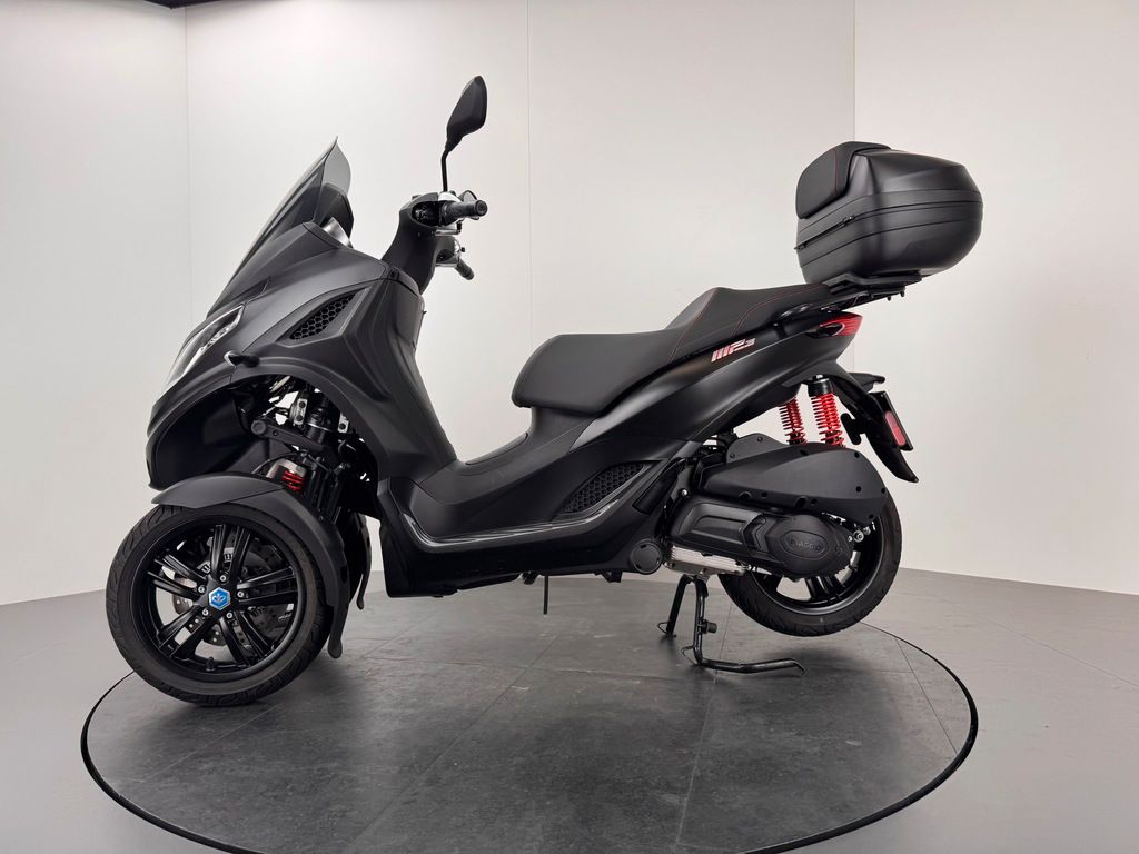 Fahrzeugabbildung Piaggio MP3 300 HPE *SERVICE NEU *TOPCASE