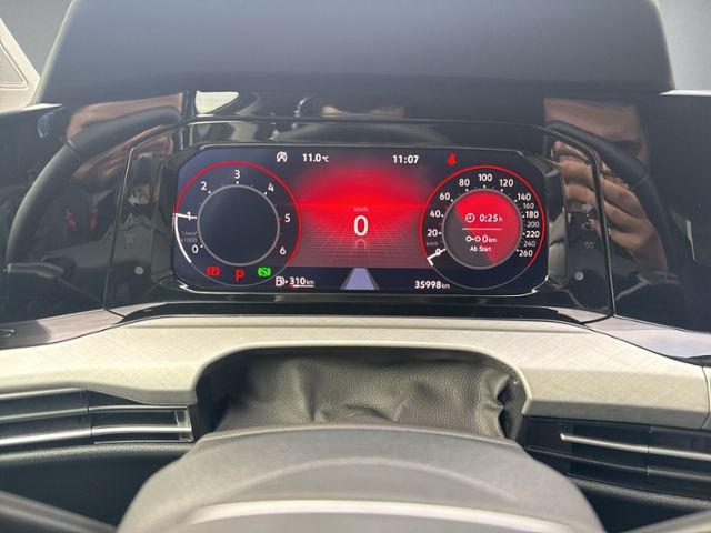 Golf VIII 2.0 TDI DSG LED+NAVI+RFK+ACC+SIHZ+PDC+