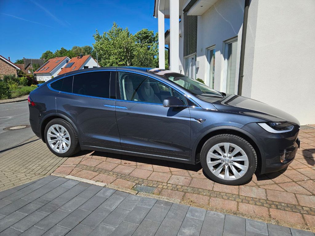 Image of Tesla Model X